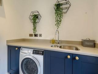 4 Bed in Bradwell 89431 - 2