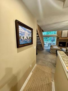 Nordic Lodge Comfort, Skiing, Pools, Trails Nearby - 1