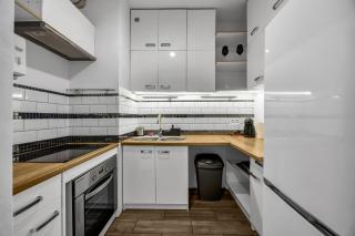 Marywilska Comfort Apartment by BookingHost - 1