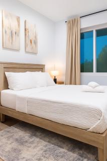 Modern 2BR Cozy City Retreat Free Parking - 1