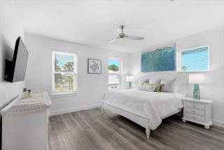 Gated Community-Private Pool! Golf Cart! Sleeps 20 - 5