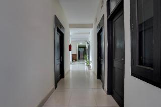 SPOT ON Hotel Mezbaani - 1