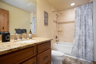 Majestic Mountain Family Escape - 2