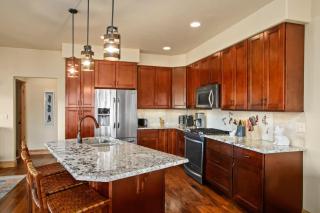 Majestic Modern Escape - 5