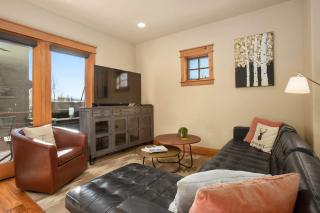 Majestic Park Overlook - 9