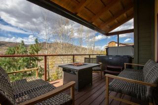 Majestic Modern Escape - 6