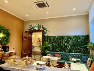 The Parr’s Bank Hotel - 1