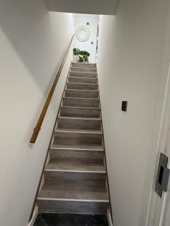 Bright Modern Apartment - 4