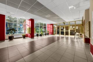 Żelazna Cozy Nest Apartment by BookingHost - 7