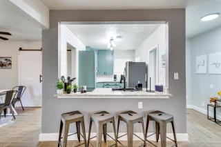 4 Mi to Fort Sill Modern Home with Private Yard - 9