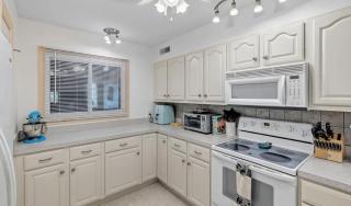 Gatlinburg Retreat with Stunning Mountain Views - 5