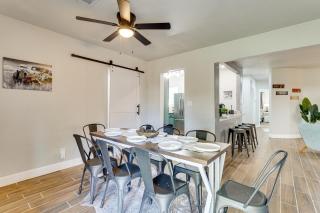 4 Mi to Fort Sill Modern Home with Private Yard - 4