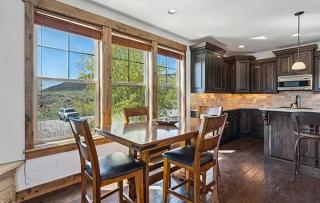 Relaxed Lakeside Getaway Close to Deer Valley Park - 6