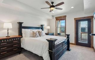 Relaxed Lakeside Getaway Close to Deer Valley Park - 3