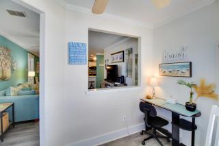 Beach & Heated Pool Access! Condo in Port Aransas - 8