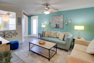 Beach & Heated Pool Access! Condo in Port Aransas - 5