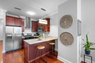 Luxury Studio Loft - Rooftop View & Pool - 8