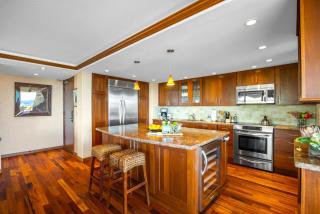 NEW KBM Resorts FREE CAR Maui Kaanapali Villas Renovated Penthouse Near Beach Central AC MKV-A606 - 3