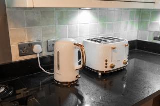 Modern 4-bed House near Excel London - 5