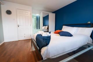 Modern 4-bed House near Excel London - 9