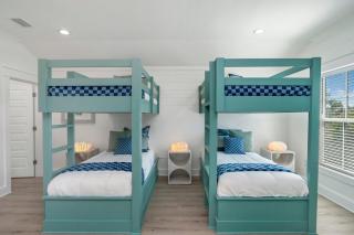 Glimmer! Sleeps 26! 2 Blocks From The Beach! - 9