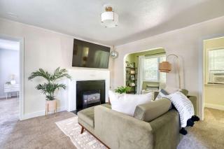 1BR - Walkable SE Retreat - Close to Dining - 2