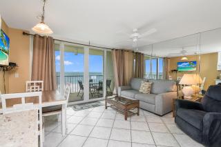 Breathtaking Sunsets @ This Beachfront Beauty, On-Site Restaurant/Tiki Bar - Henry Key - 4