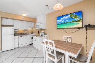 Breathtaking Sunsets @ This Beachfront Beauty, On-Site Restaurant/Tiki Bar - Henry Key - 2