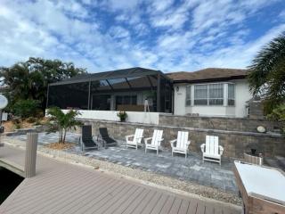 "The Lighthouse" l Gorgeous Waterfront 3 Bed with Quick Access to Gulf - 4