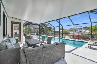 2 Bed Waterfront House I Minutes Away From The Beach - 2