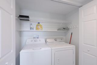 Completely Remodeled 2 Bed 2 Bath I Block Away From Free Beach Access - Henry Key - 3