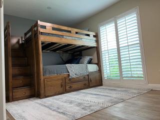 Waterfront Oasis Re-Done Throughout 1 Mile From Winterberry Beach Access Pt - 8