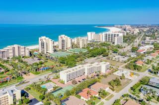 Walk To Beach I Marco Island Tropical Retreat - 9