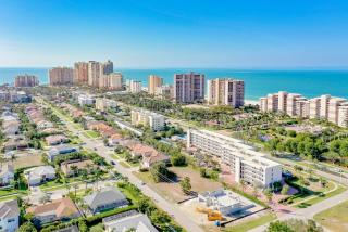 Top Floor 2 Bed Condo I Close Walk to Beach - 8