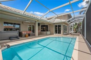 Updated 4 Bed Waterfront I Walk to Beach - 6