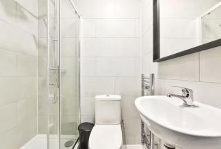 Modern 4BR Home in SE3 near North Greenwich and Kidbrooke Station Sleeps 7 - 4