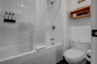 Raven Inn Whitehorse - 1