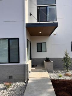 Family Vacation Getaway - Lovely Downtown Home - 5