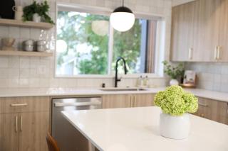 Newly Remodeled Luxury Home With Fireplace In Downtown - 3