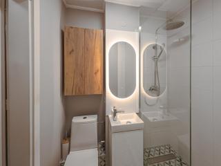 Wola District - Suite with Skyline View - 4