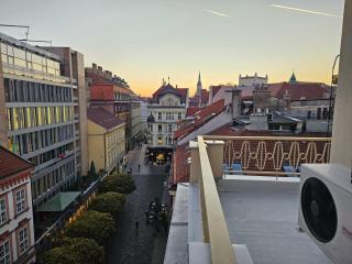 Terrace in Old Town - Castle & Cathedral View - 3