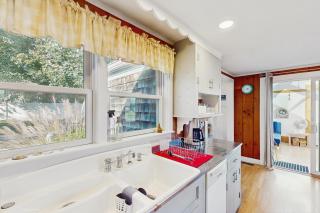 Coastal Hideaway - 3