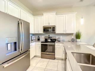 Stunning Golf View 2BR with Waterpark & Game room - 8