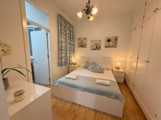 Montaño Suite Apartment, Spacious and Elegant, 2 Bedrooms in the Heart of the City - 4