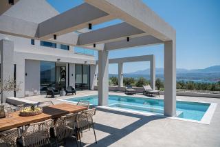 Sunny Vacay Villa - 0