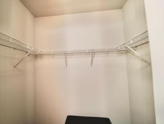 Spacious 1BR with Full Kitchen & Laundry - 3