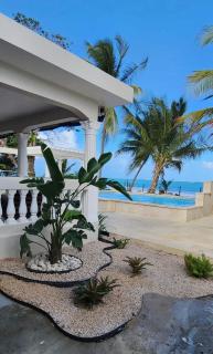 Beachfront Luxury Bungalow Private Premium Pool - 3