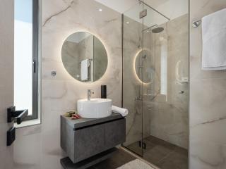 Sunny Vacay Villa - 1