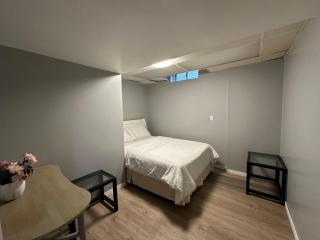Spacious 2-BR Basement Suite Near Lake Simcoe & Beach Park - 4