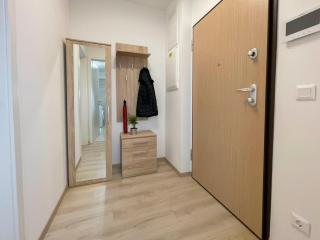 Bright Riverside Studio, Balcony, Free Parking, Air Conditioning - 3